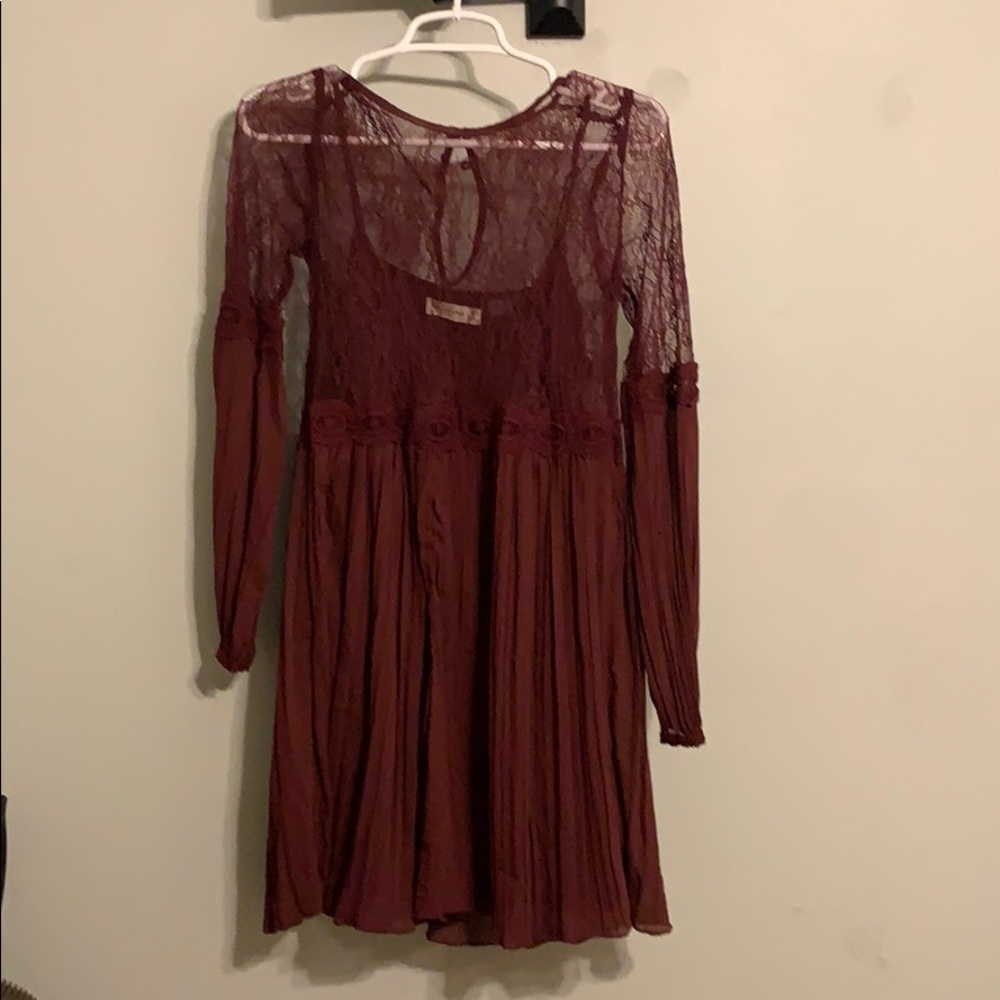 Maroon long-sleeve dress